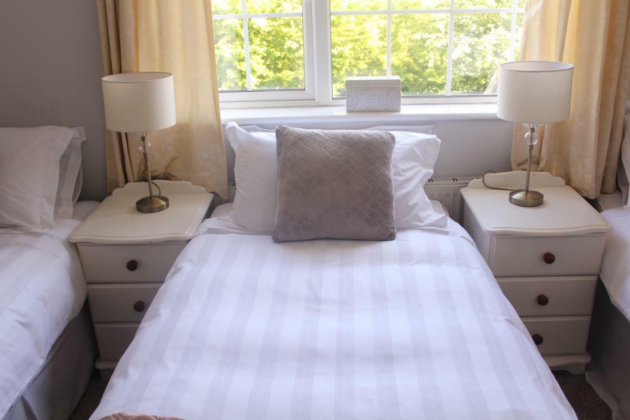 5 Mins Walk To Carrick - Sleeps 12 - Off Road Parking - Modern House Villa Eksteriør bilde