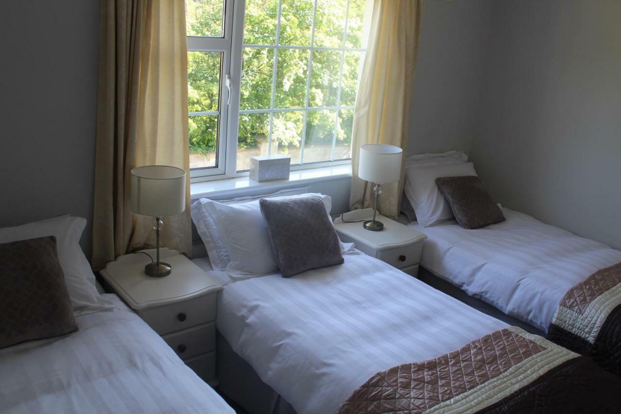 5 Mins Walk To Carrick - Sleeps 12 - Off Road Parking - Modern House Villa Eksteriør bilde
