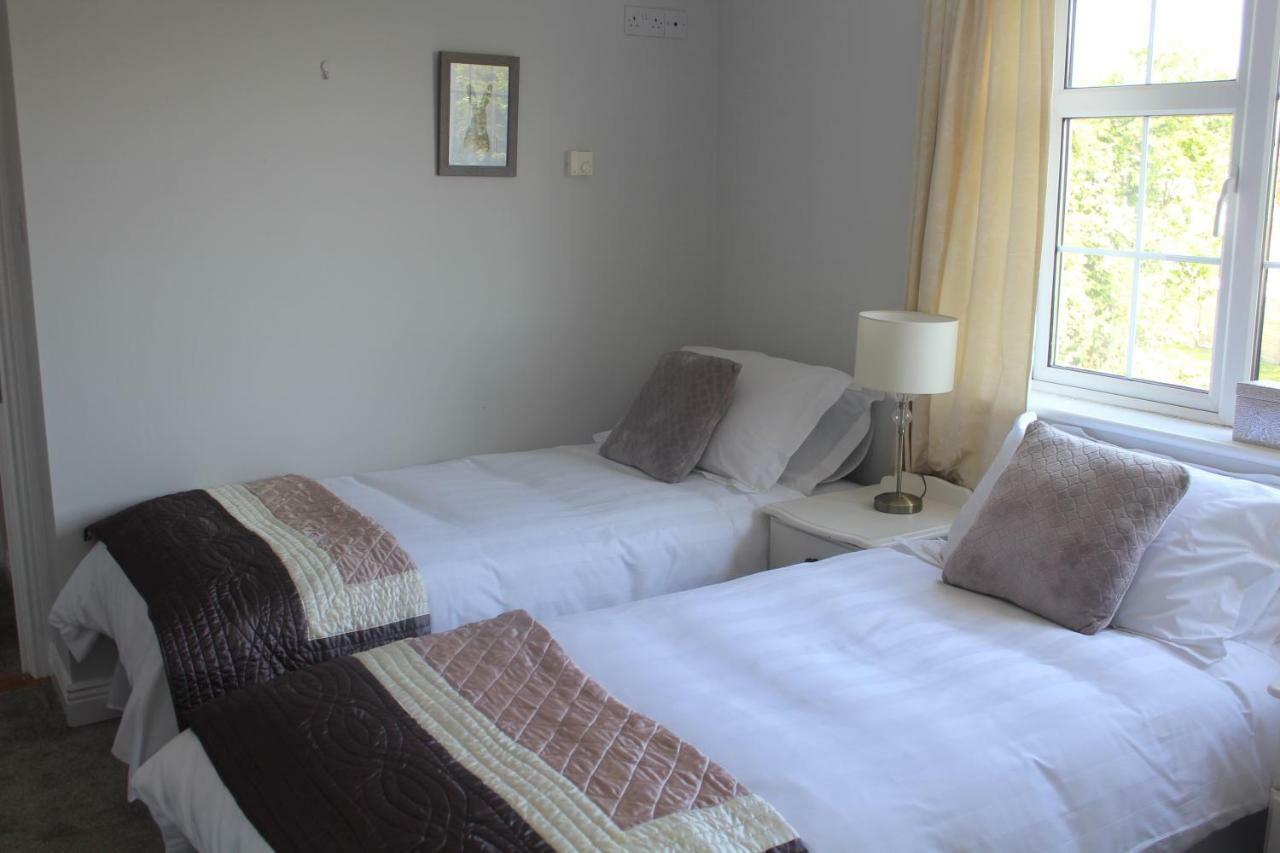 5 Mins Walk To Carrick - Sleeps 12 - Off Road Parking - Modern House Villa Eksteriør bilde