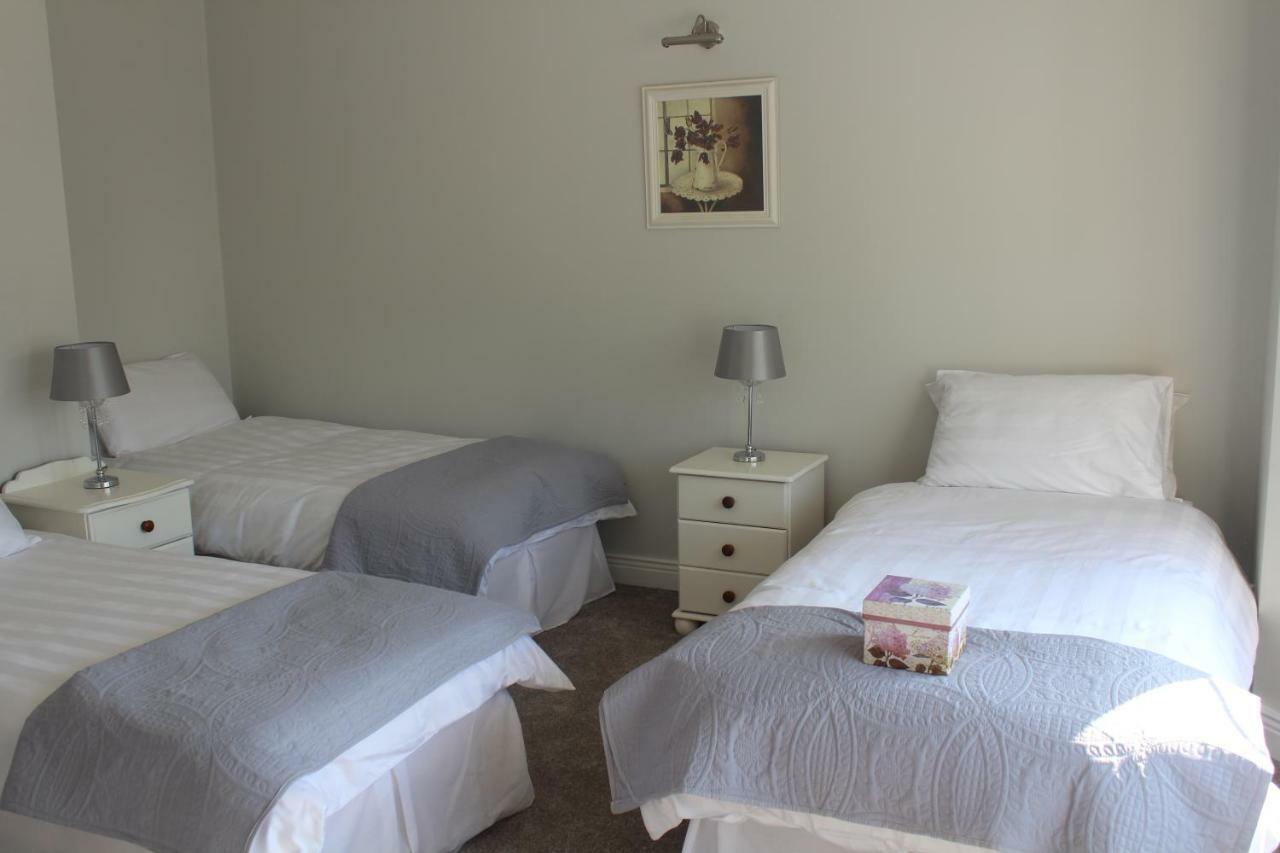 5 Mins Walk To Carrick - Sleeps 12 - Off Road Parking - Modern House Villa Eksteriør bilde